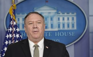 Pompeo Urges Cutting Ties With Chinese Tech Companies, Apps
