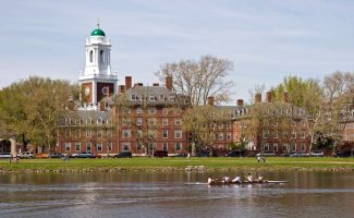 U.S. Warns Colleges to Divest China Stocks Over Delisting Risk