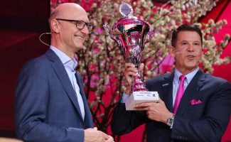Krach Presents Digital Hero Award to CEO of Deutsche Telekom